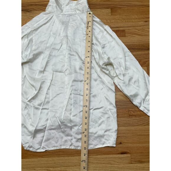 WinterSilks Women’s M White Button-Up Silk Shirt Floral Embroidered Vintage - Picture 7 of 8